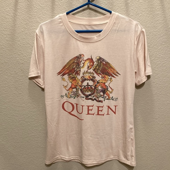 Rock Band Queen Classic Crest Music Graphic Tee Cream Color - Picture 5 of 10